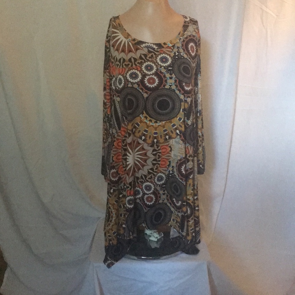 Longsleeve shark bite tunic